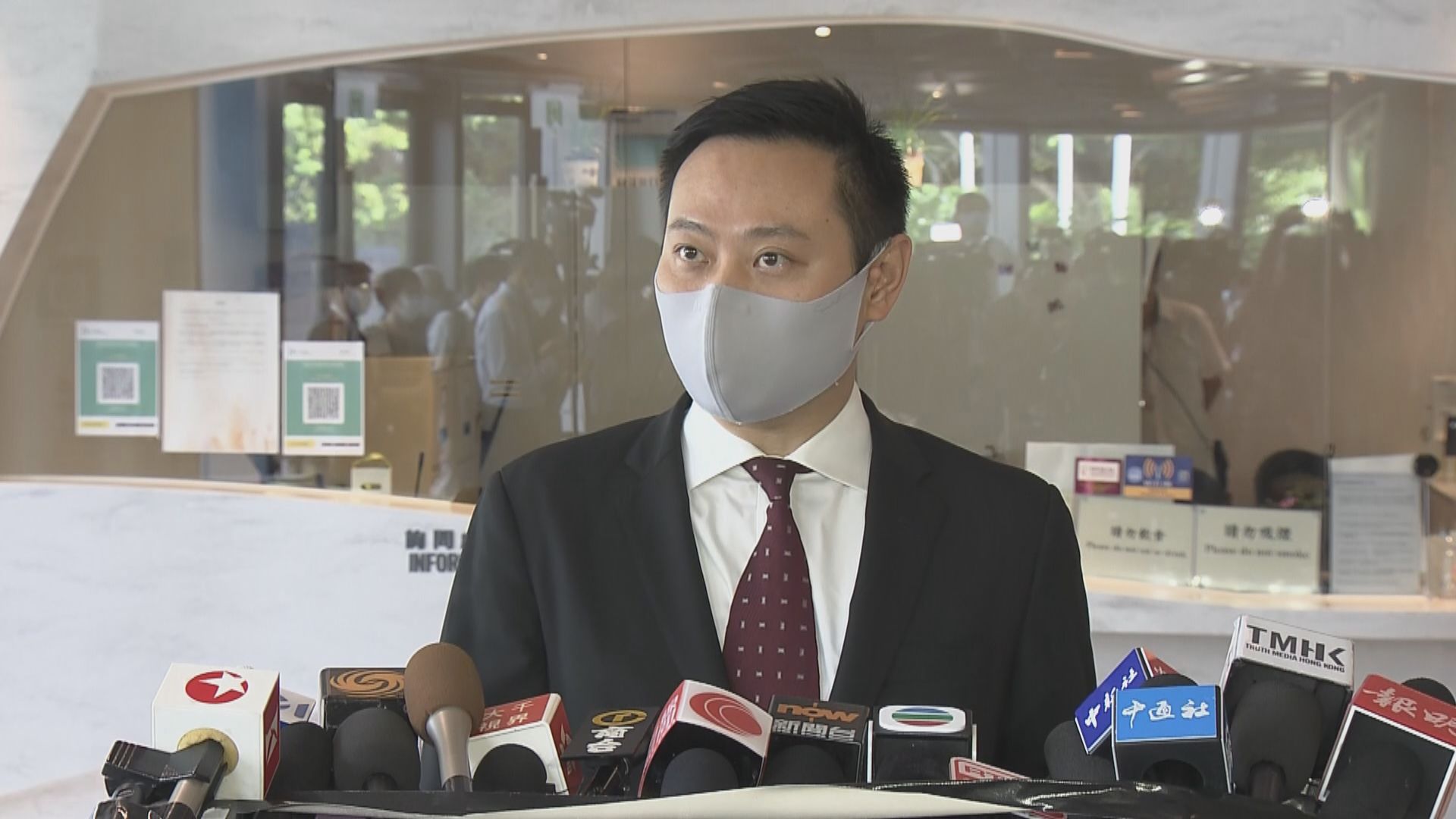 徐英偉完成區議員監誓　稍後公布結果
