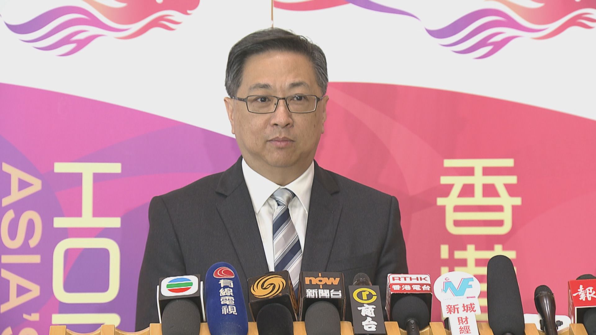 議員被控違特權法　盧偉聰：律政司決定