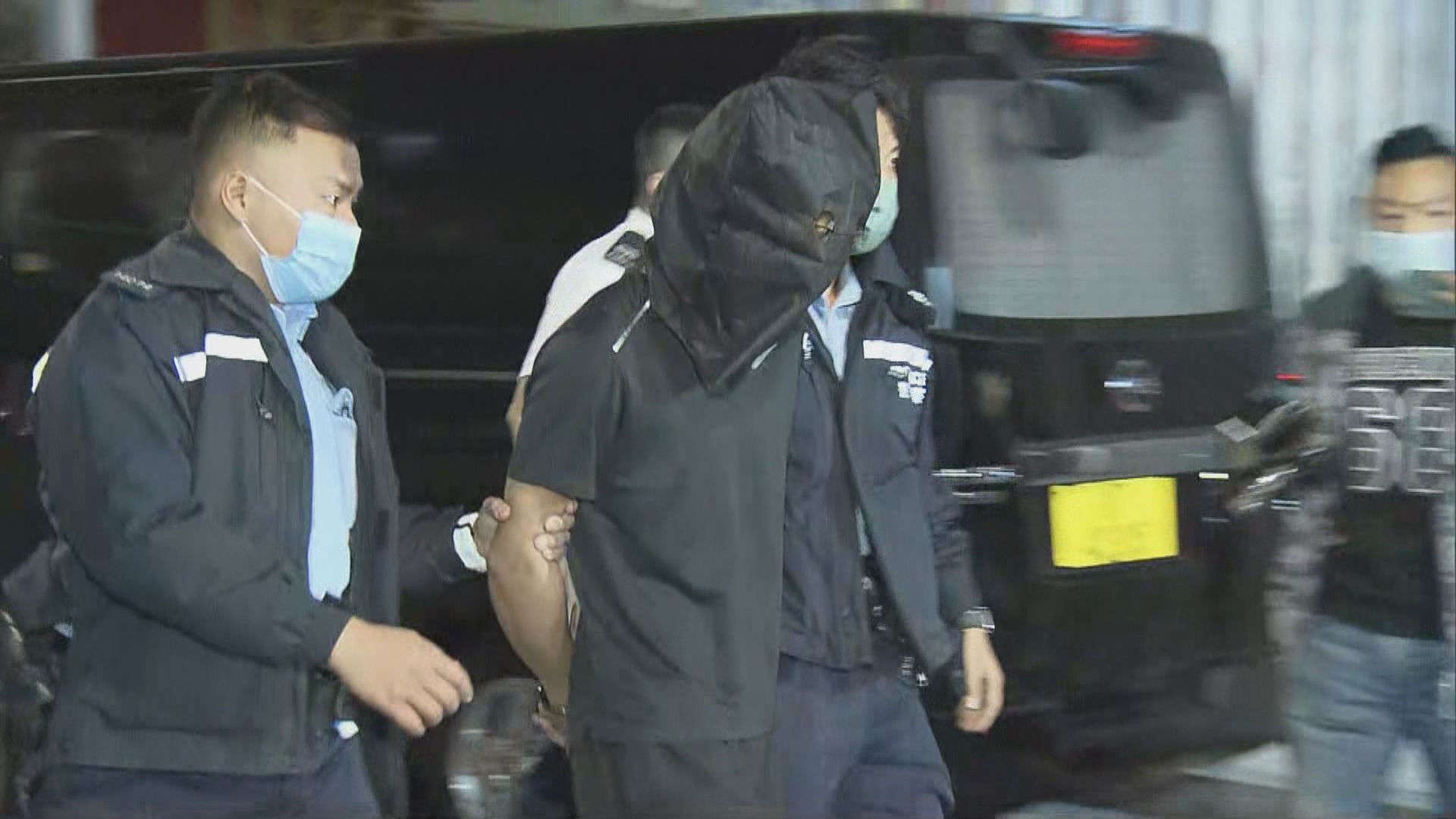 警方凌晨在旺角截停一部私家車檢獲懷疑毒品　司機涉嫌販毒被捕