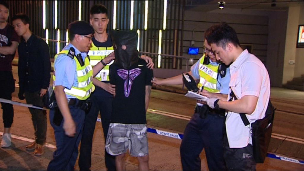 警方路障截私家車拘司機涉販毒