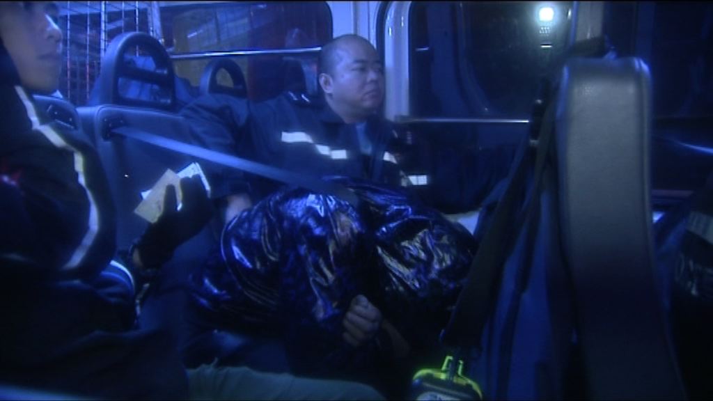 警油麻地截可疑車拘三漢檢毒品