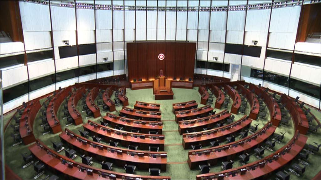 林鄭：中止審議印花稅草案是權衡輕重