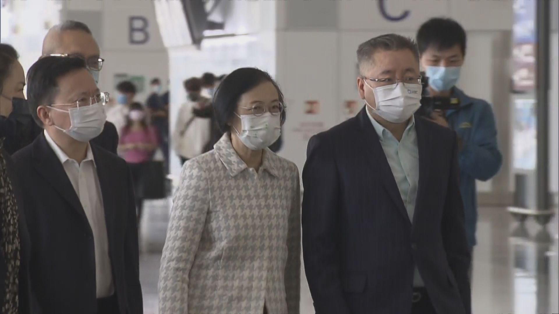 內地疫情防控專家視察啟德個案追蹤辦公室