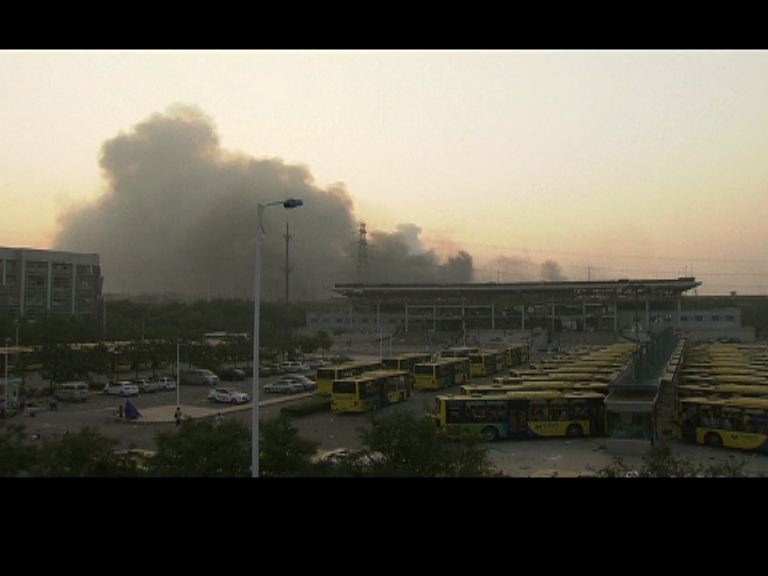 天津危險倉爆炸大火仍未救熄