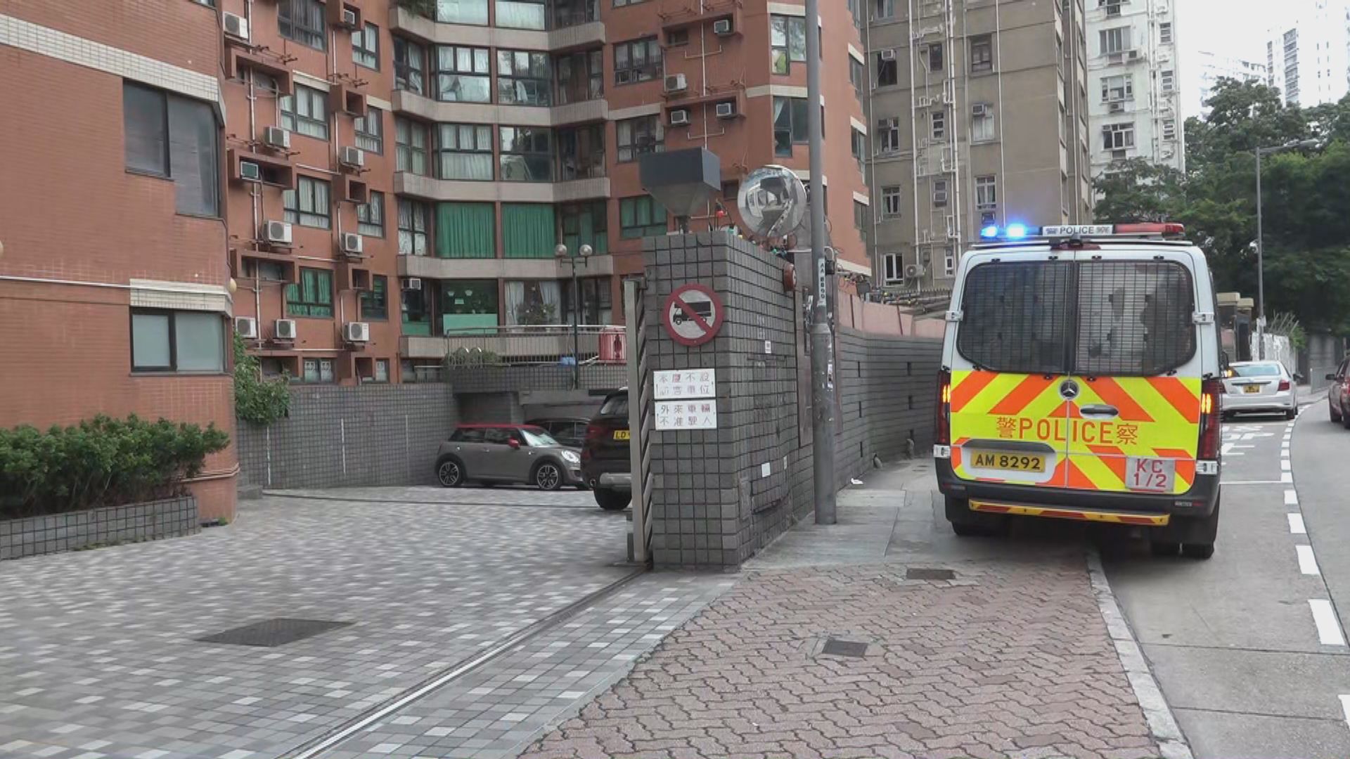 何文田麗豪閣一女傭高處墮下昏迷