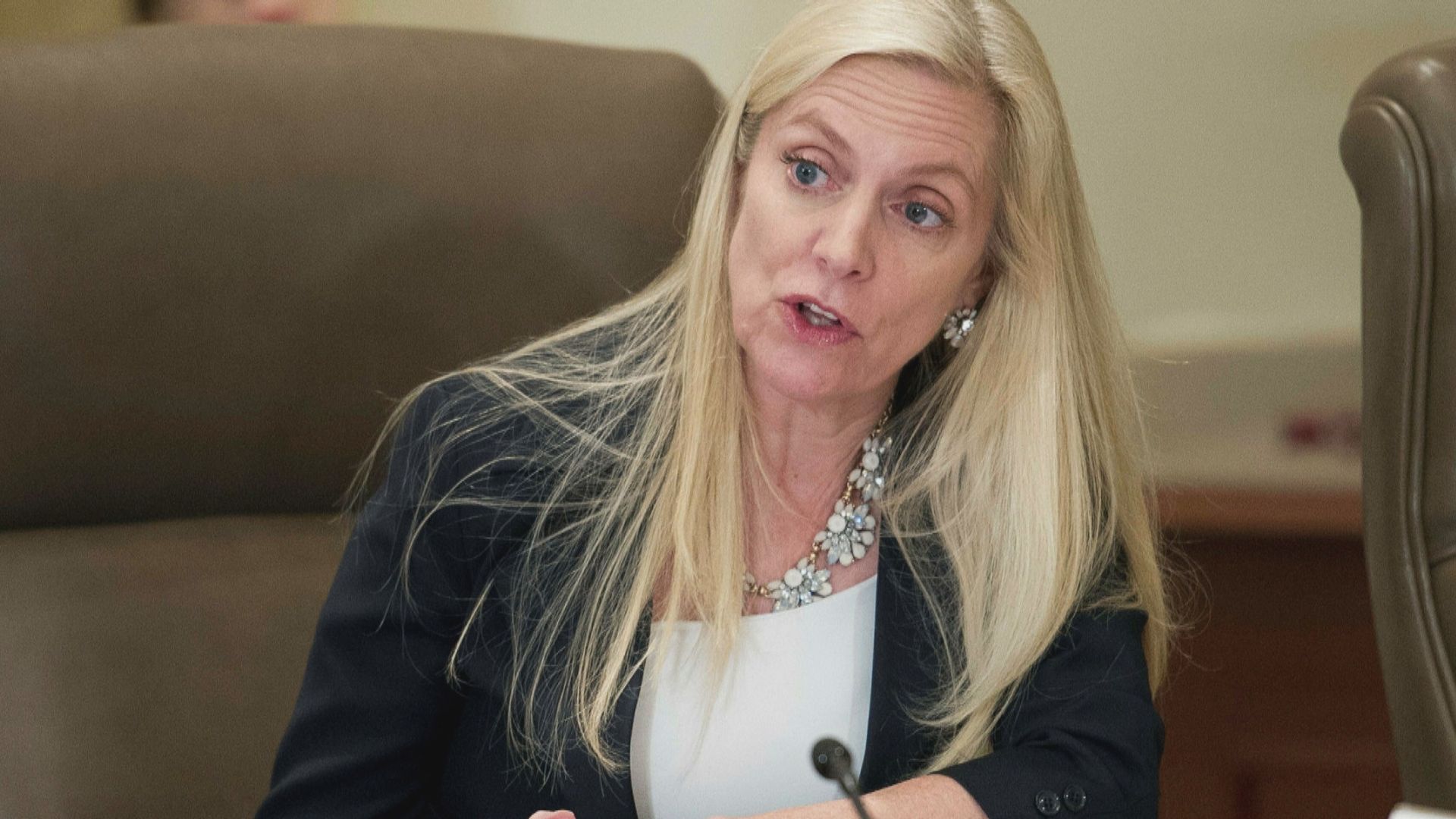 布雷納德對放寬銀行派息限制持審慎態度