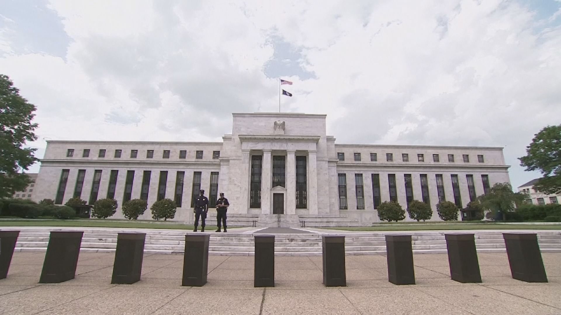 聯儲局理事沃勒：明年4月前應完成縮減買債以便提前加息