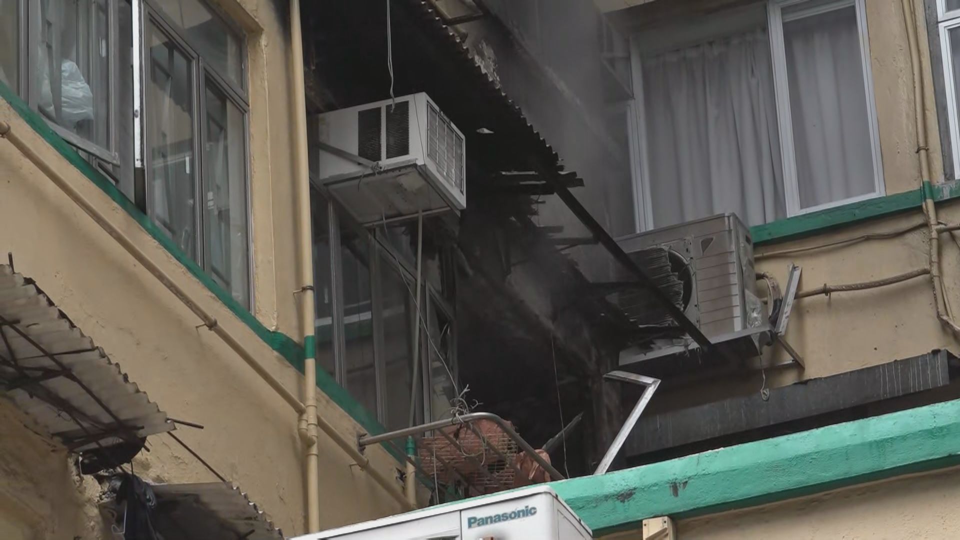 大角咀富貴大廈單位失火五人不適送院