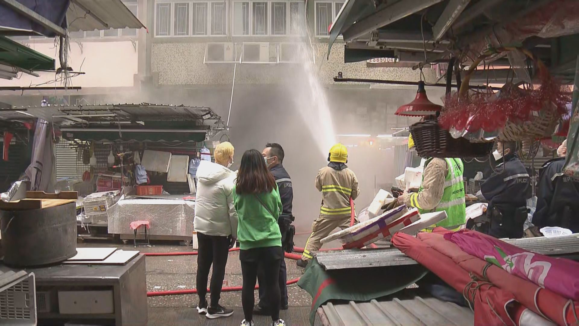 筲箕灣金華街衣紙舖起火　無人受傷