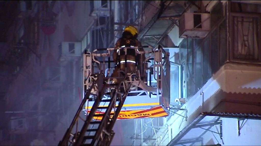 長沙灣唐樓單位清晨失火　26人送院