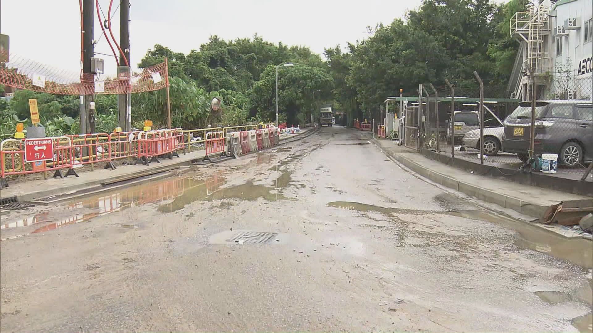 受暴雨影響的粉嶺李屋村積水已清退 