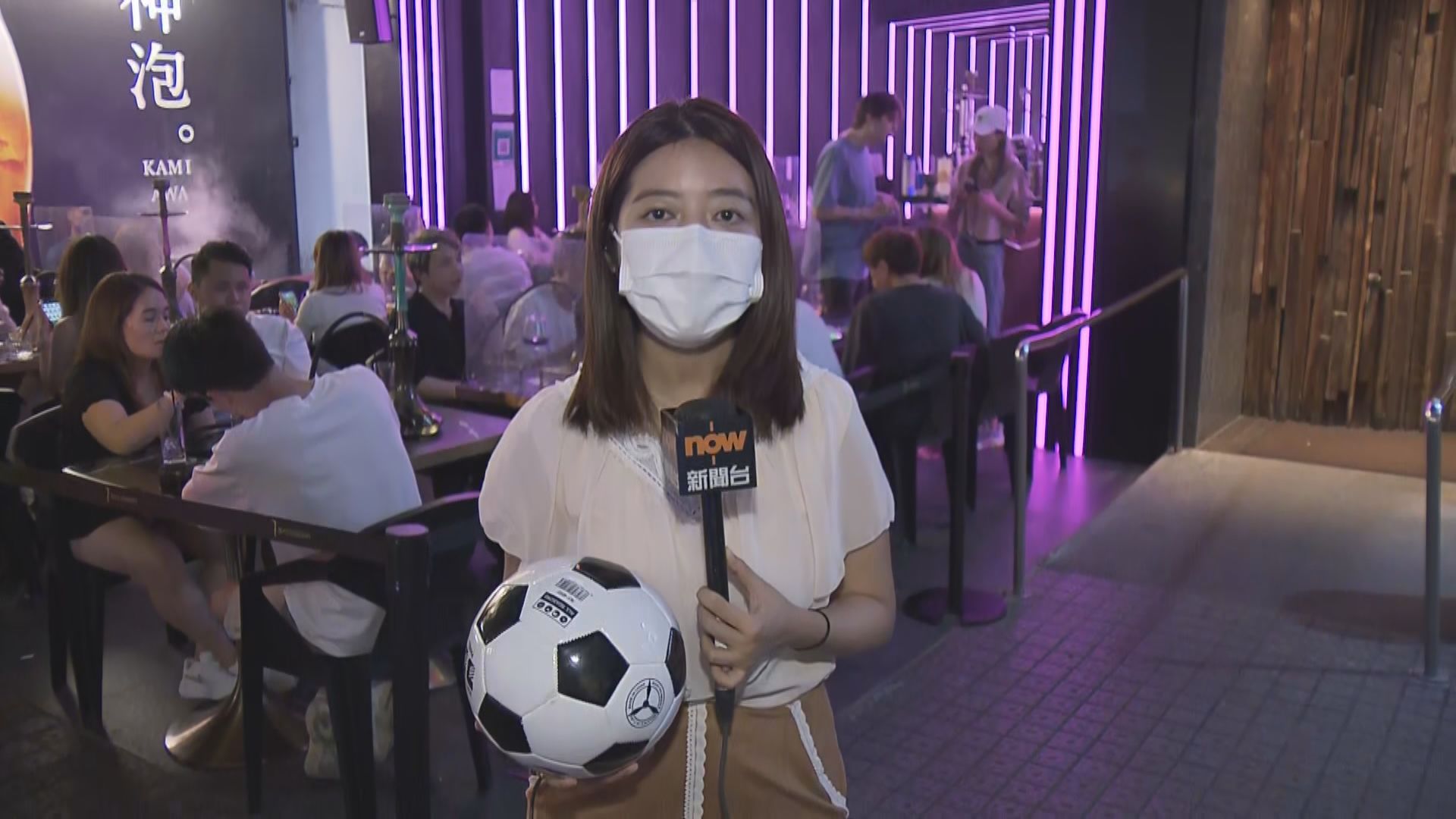 【尖沙咀現場報道】球迷喝酒觀賽氣氛不錯　酒吧負責人料世界盃有助帶動生意