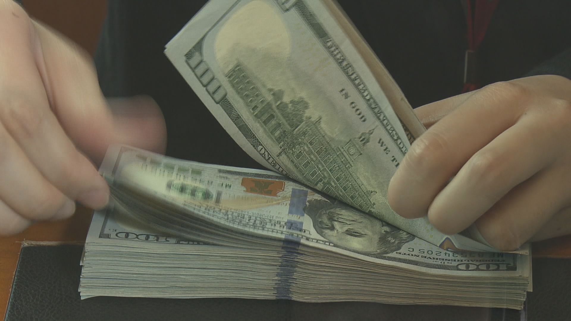 英鎊匯價下跌　美元靠穩