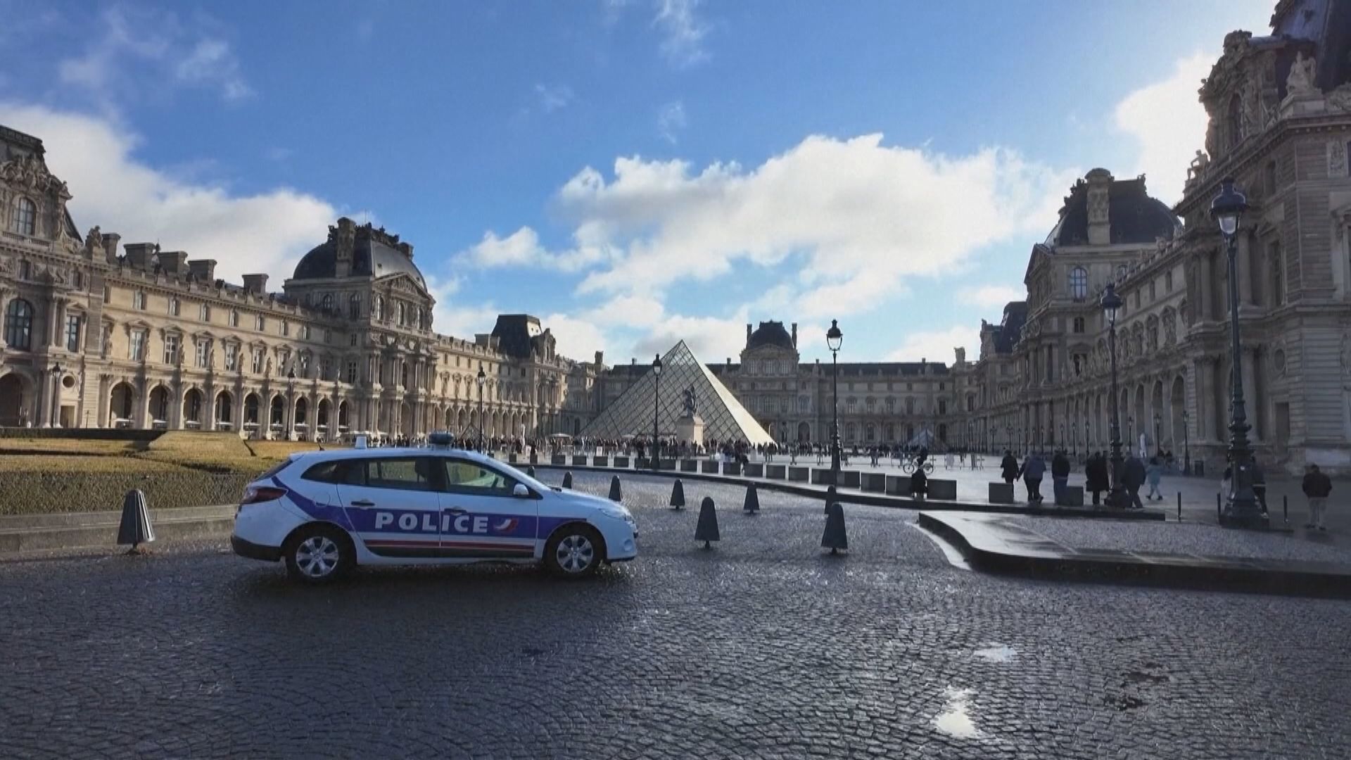 羅浮宮劫案｜警方拘兩疑犯　據報兩人正打算離開法國時被捕