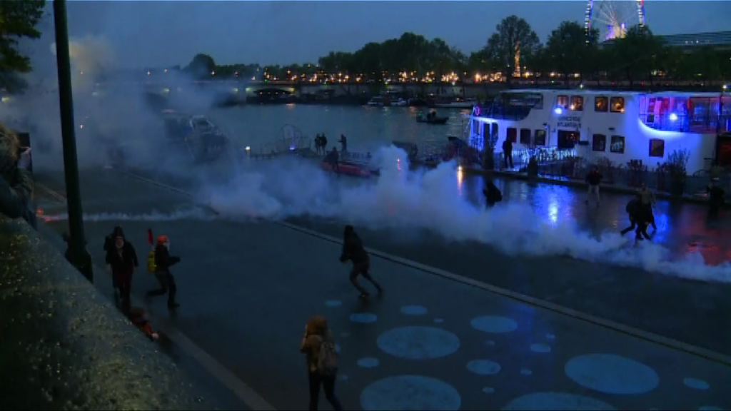 示威者法國國會外求擱置勞動法改革