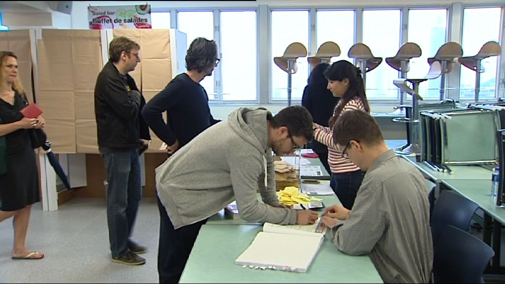 法國總統選舉　法國公民在港投票站投票