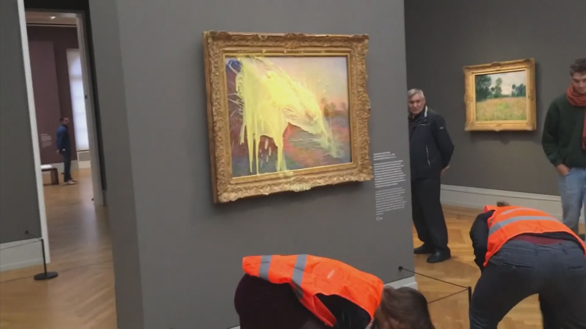 德國博物館莫奈《乾草堆》被氣候分子潑薯蓉