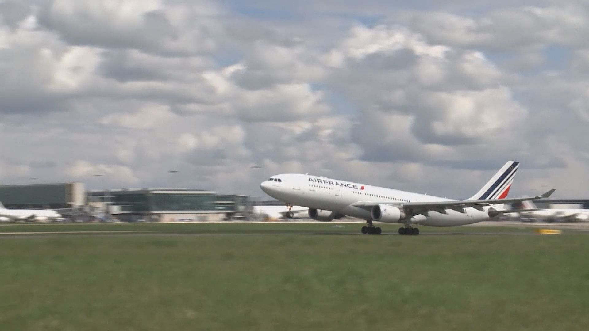 為保航權沒載客也起飛　造成不必要污染