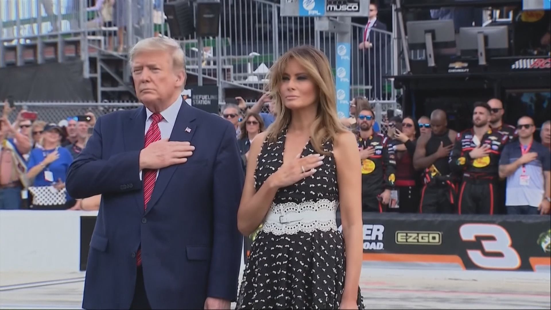 【環球薈報】特朗普出席賽車盛事藉機造勢