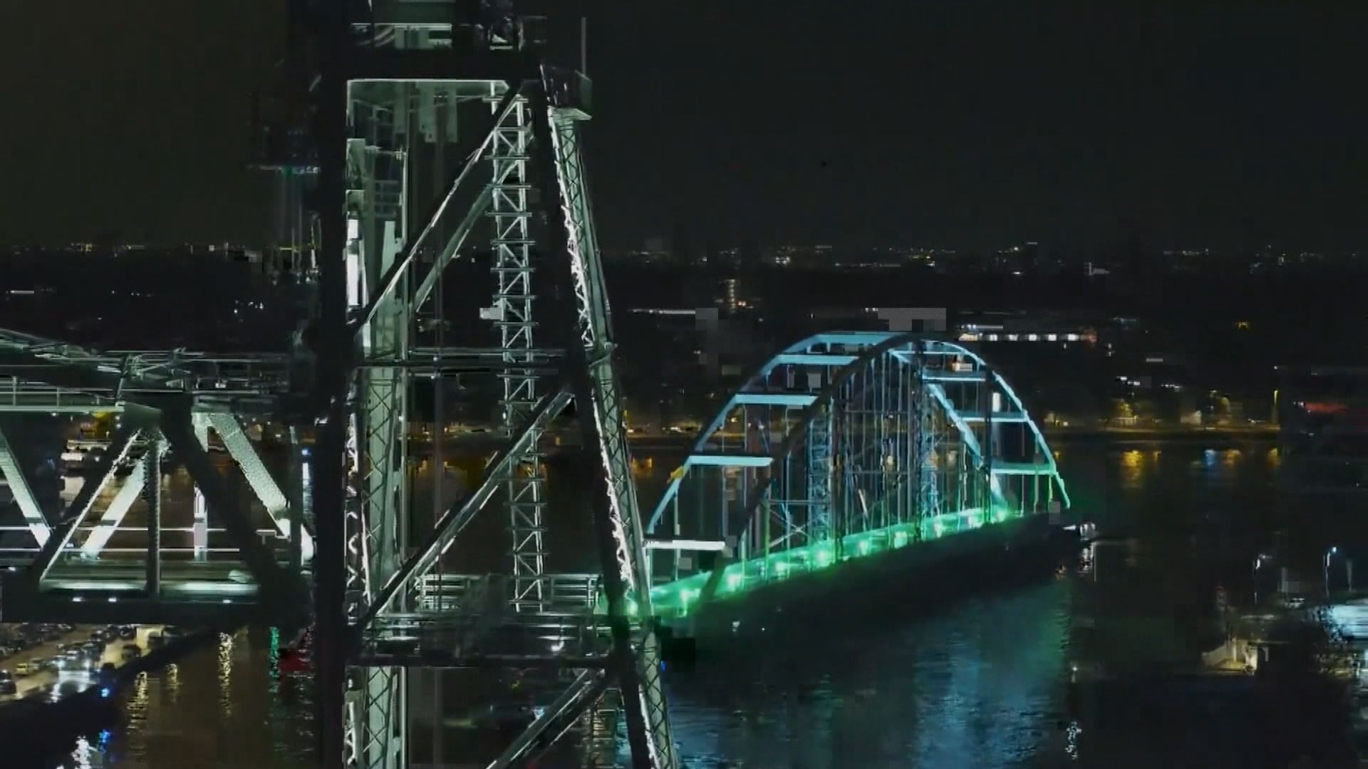 【環球薈報】百米大橋穿梭鹿特丹河道