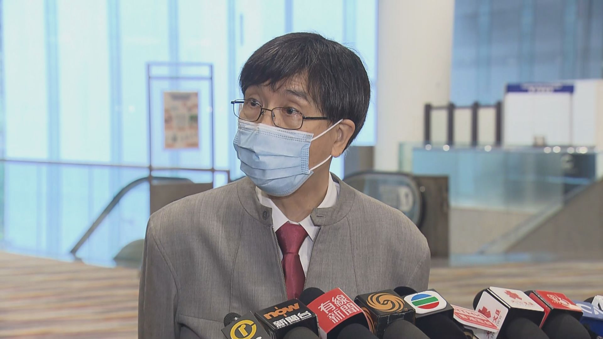 袁國勇：應為所有曾現南非變種病毒酒店住客驗抗體