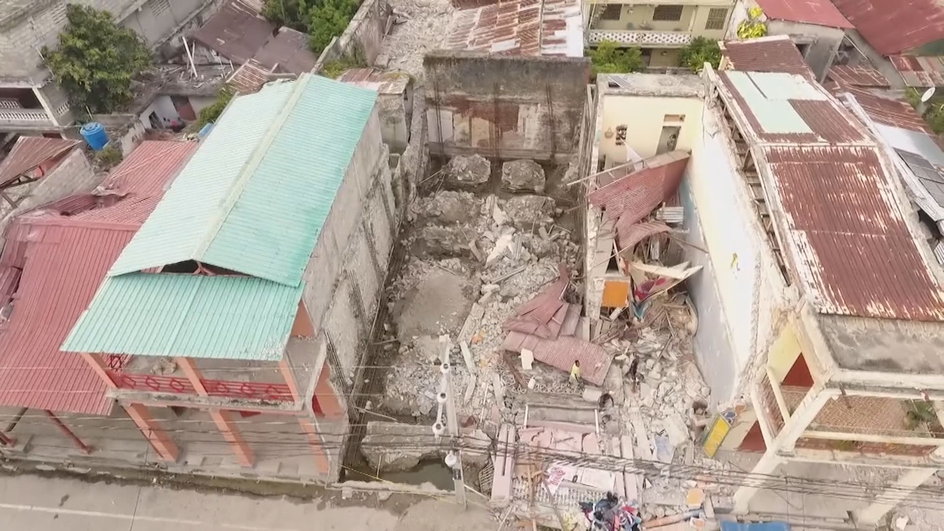 海地地震死亡人數增至近1300人