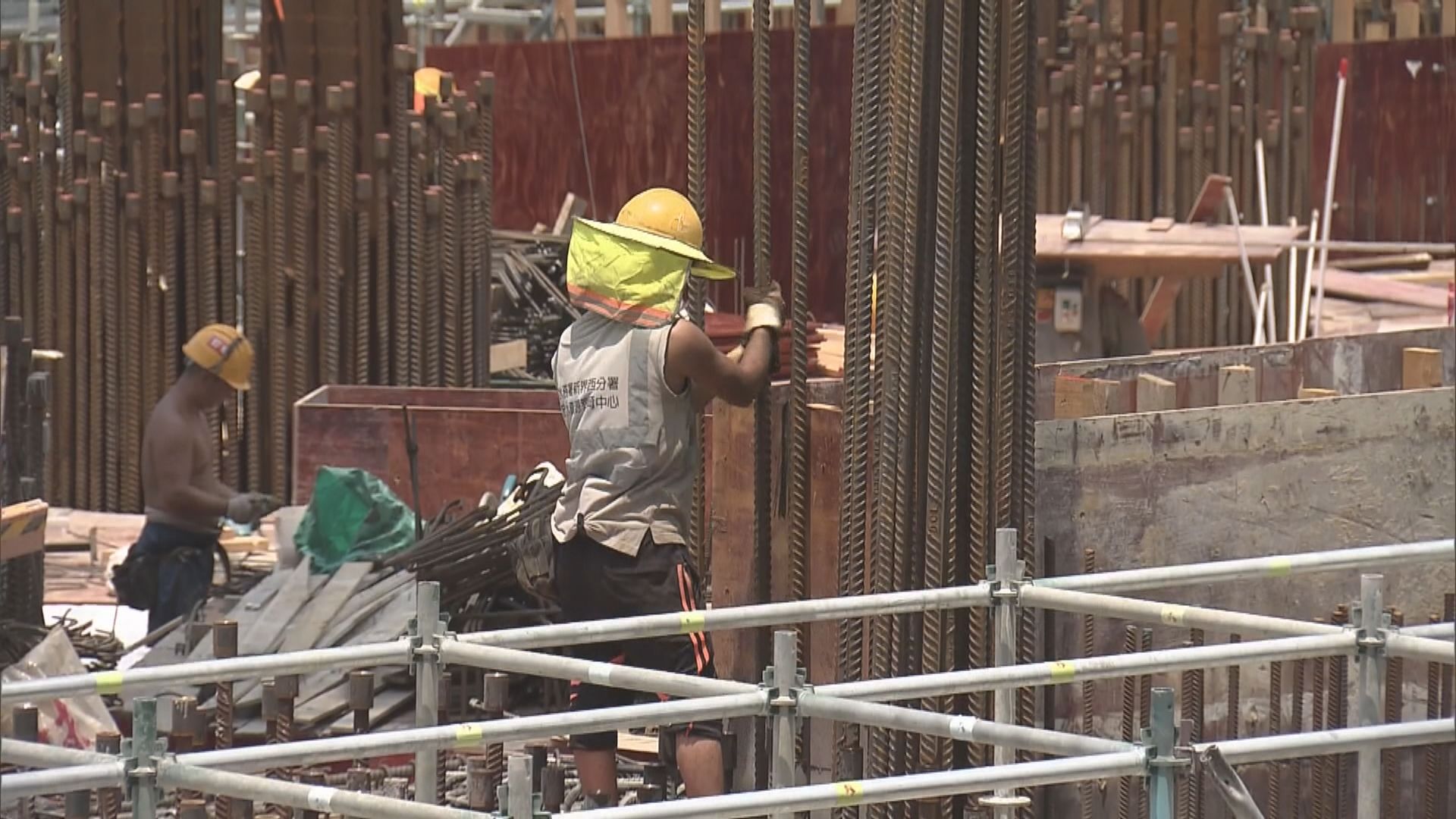 勞工處上午一度發黃色工作暑熱警告 有建造業界指實行工友休息有困難