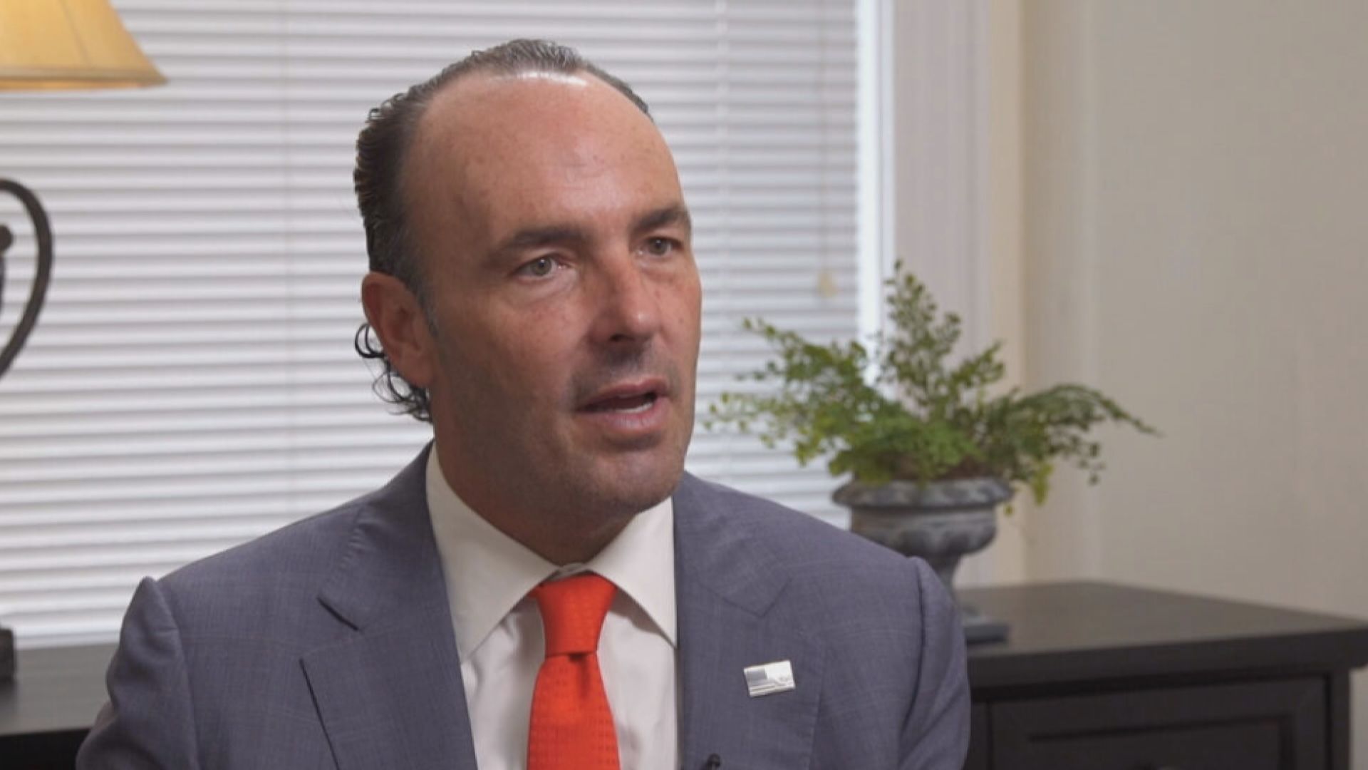 巴斯：本港將爆發全面銀行業危機