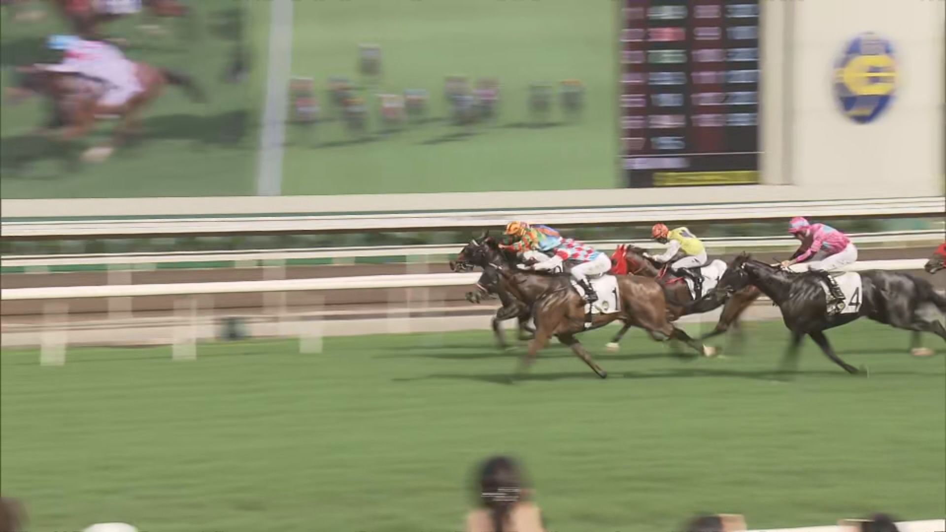 馬會復辦黃昏賽事 馬迷及練馬師歡迎新安排