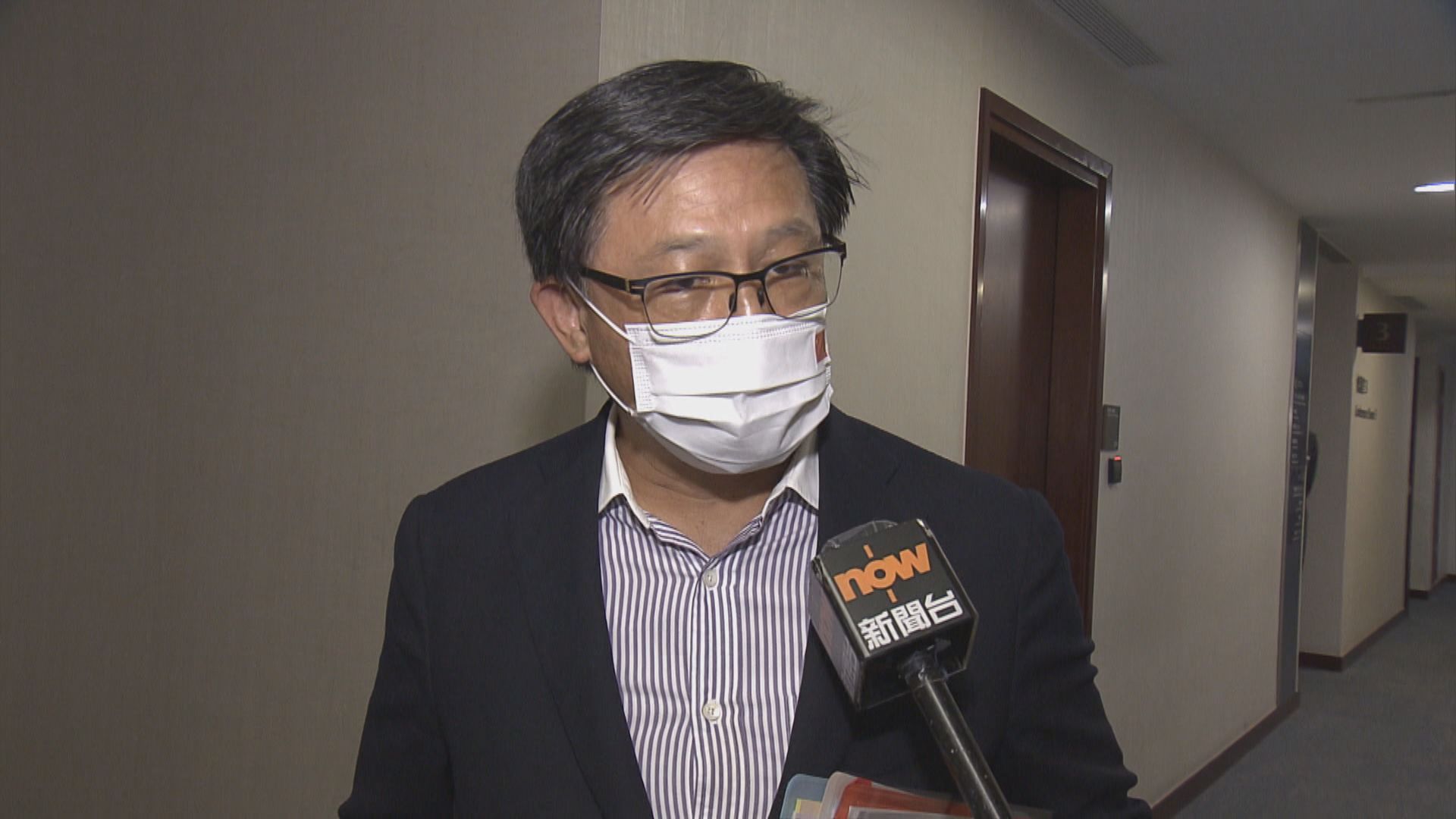 何君堯︰刑期太短　受傷位置仍有疤痕