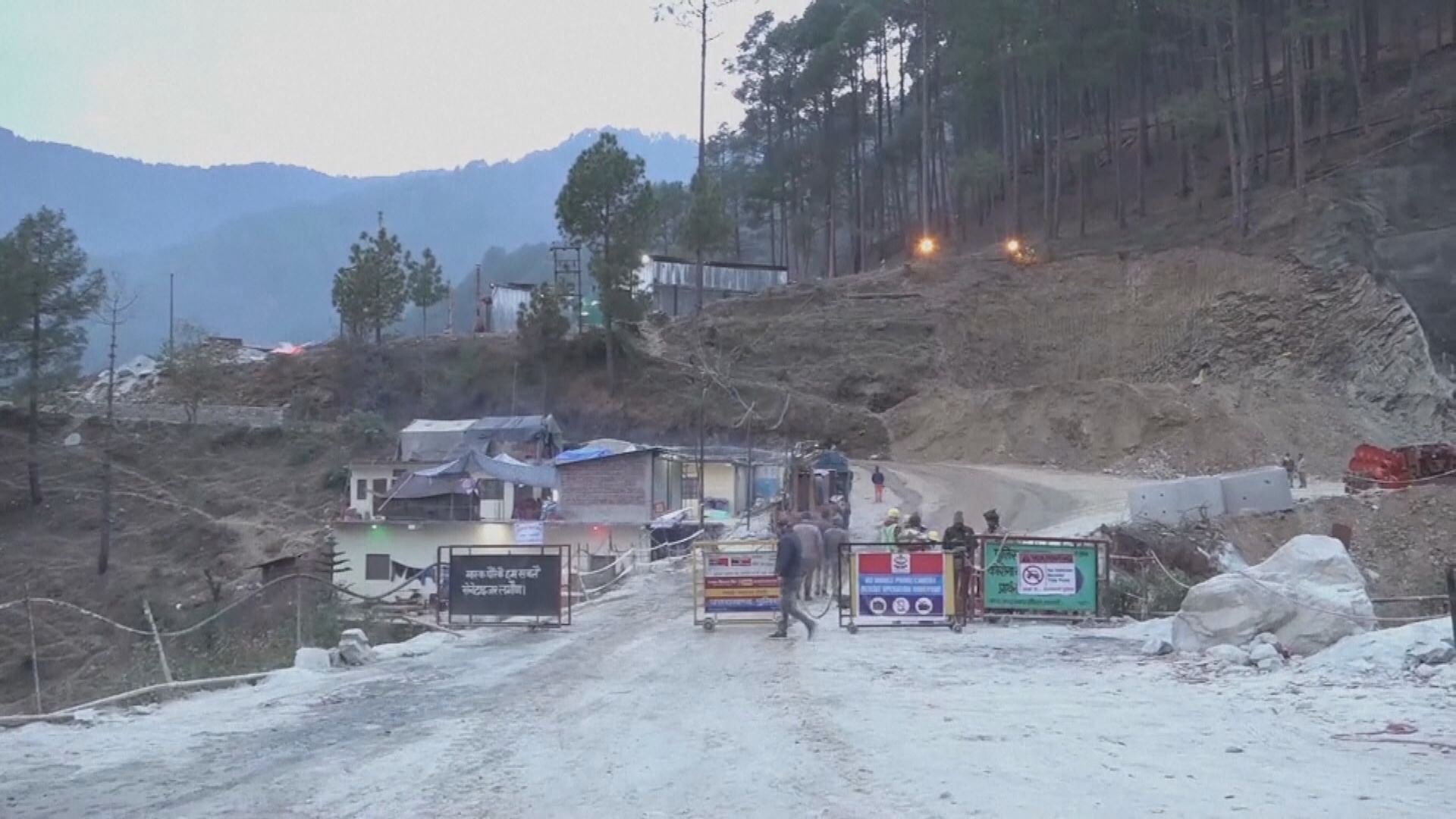 印度救出被困倒塌隧道的41名工人