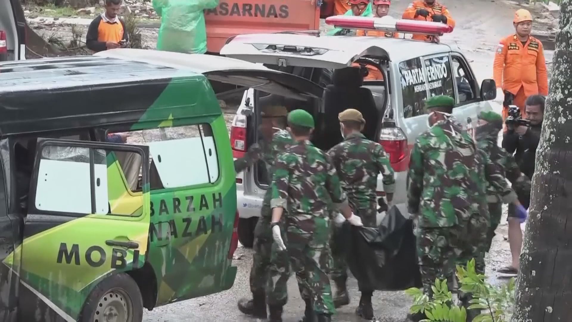 印尼西部海嘯增至逾420人死