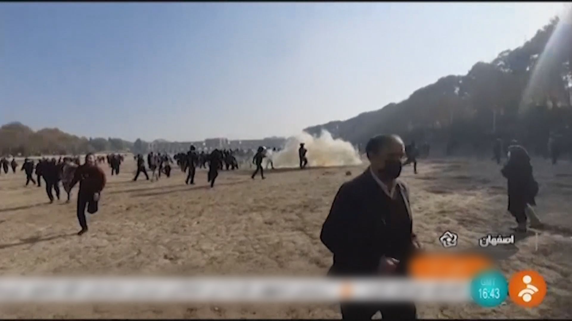 伊朗中部民眾抗議旱災與警方爆發衝突