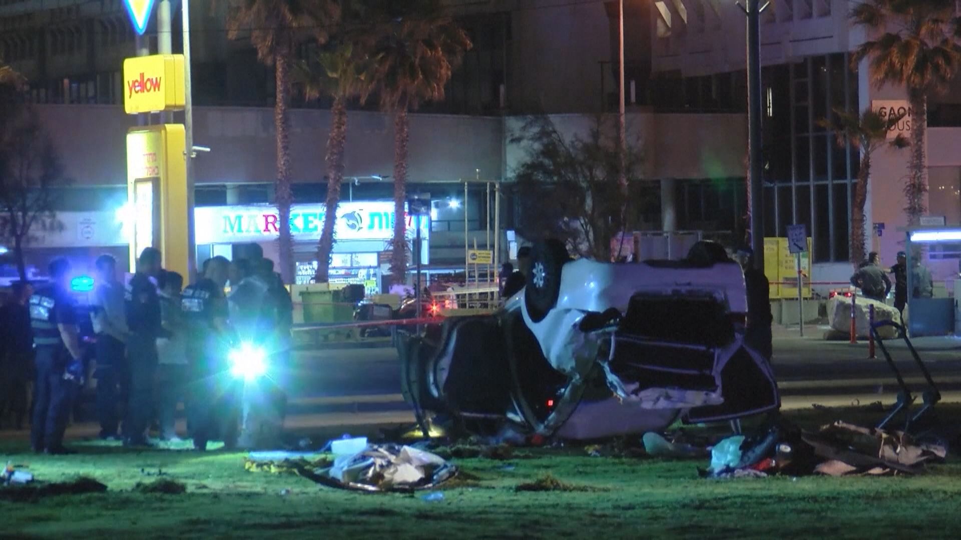 以色列特拉維夫私家車撞向人群一死多人傷