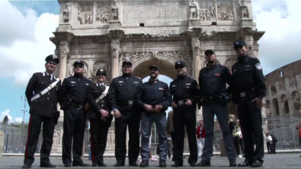 中國警察於意大利著名景點執勤