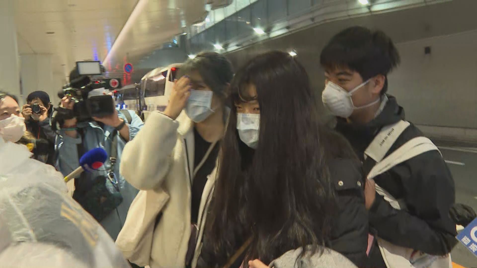 五名港人乘港府第三班包機返港