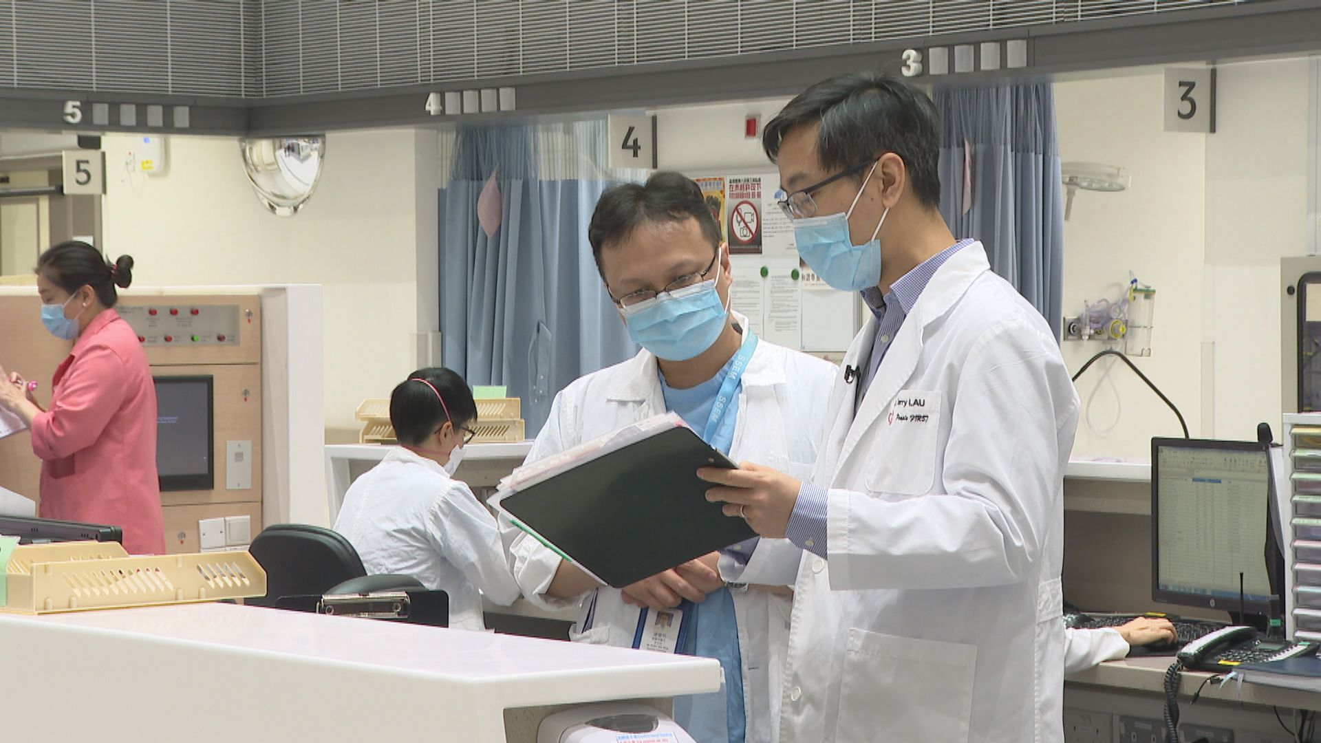 陳肇始指將與醫專等成立平台商非本地培訓醫生來港培訓