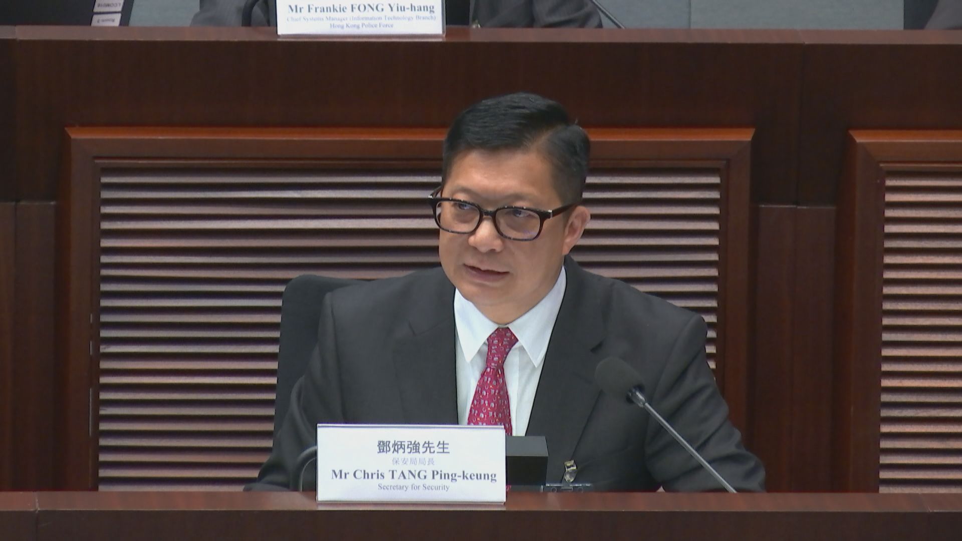 鄧炳強再斥尊子漫畫：只有犯法的人會害怕執法工作