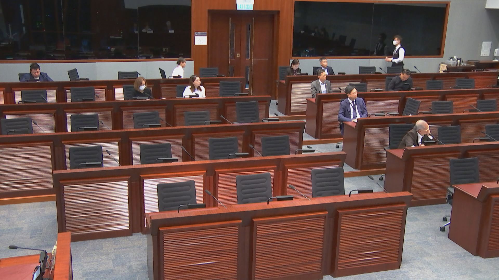 逾650名長者經廣東院舍計劃移居內地養老　個別長者無法回港申請福利金　當局稱會檢視醫療證明