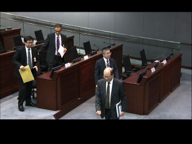 立法會討論大學校監　吳克儉缺席