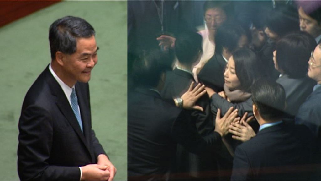 答問會梁國雄劉小麗被逐　梁君彥宣布休會