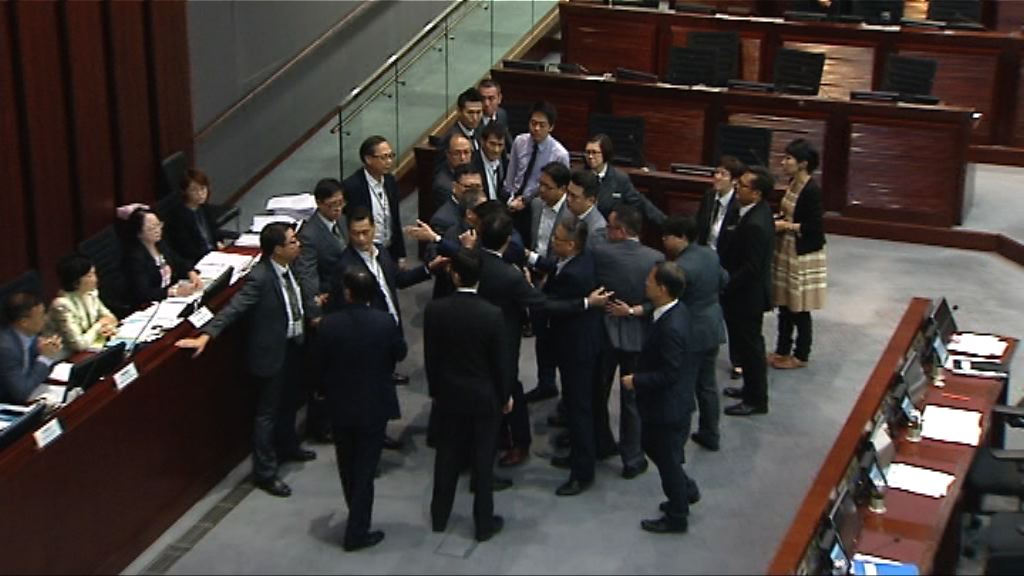 一地兩檢委員會會議　民主派三人被逐出會議室