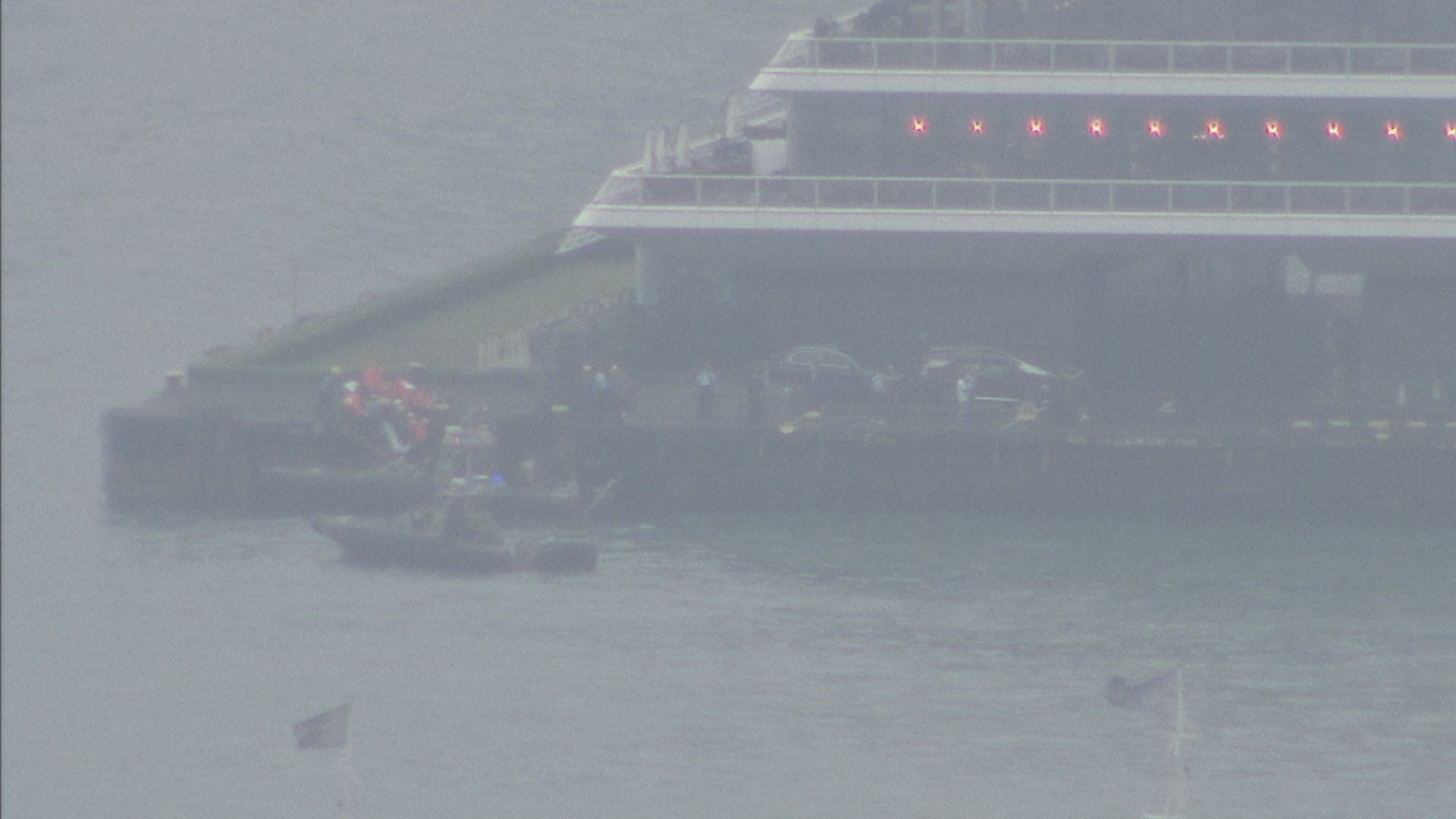 尖沙咀卸貨區碼頭工人墮海 送院搶救