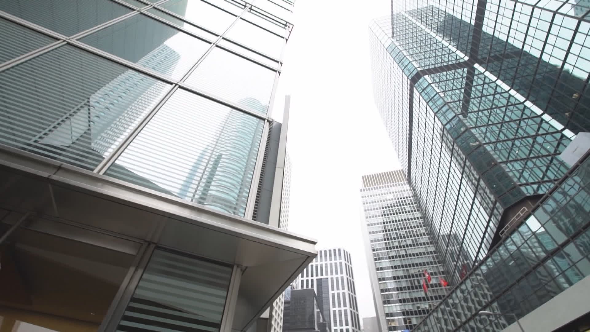 羅致光：私營機構職位空缺增　勞工處加強就業配對