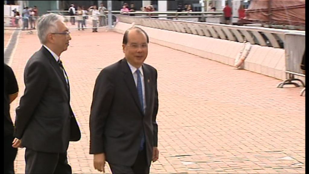 獲邀登艦參加招待會　張建宗：遼寧艦訪港機會難得