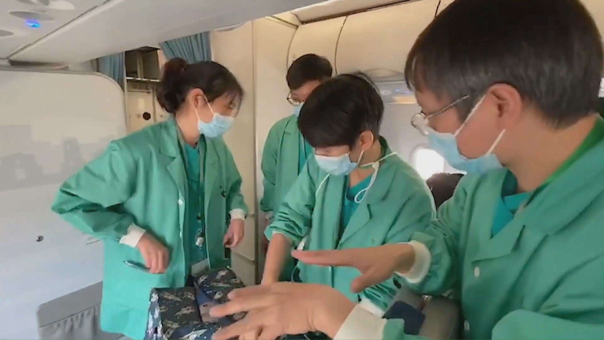 澳門包機接載57名滯留湖北省居民抵澳