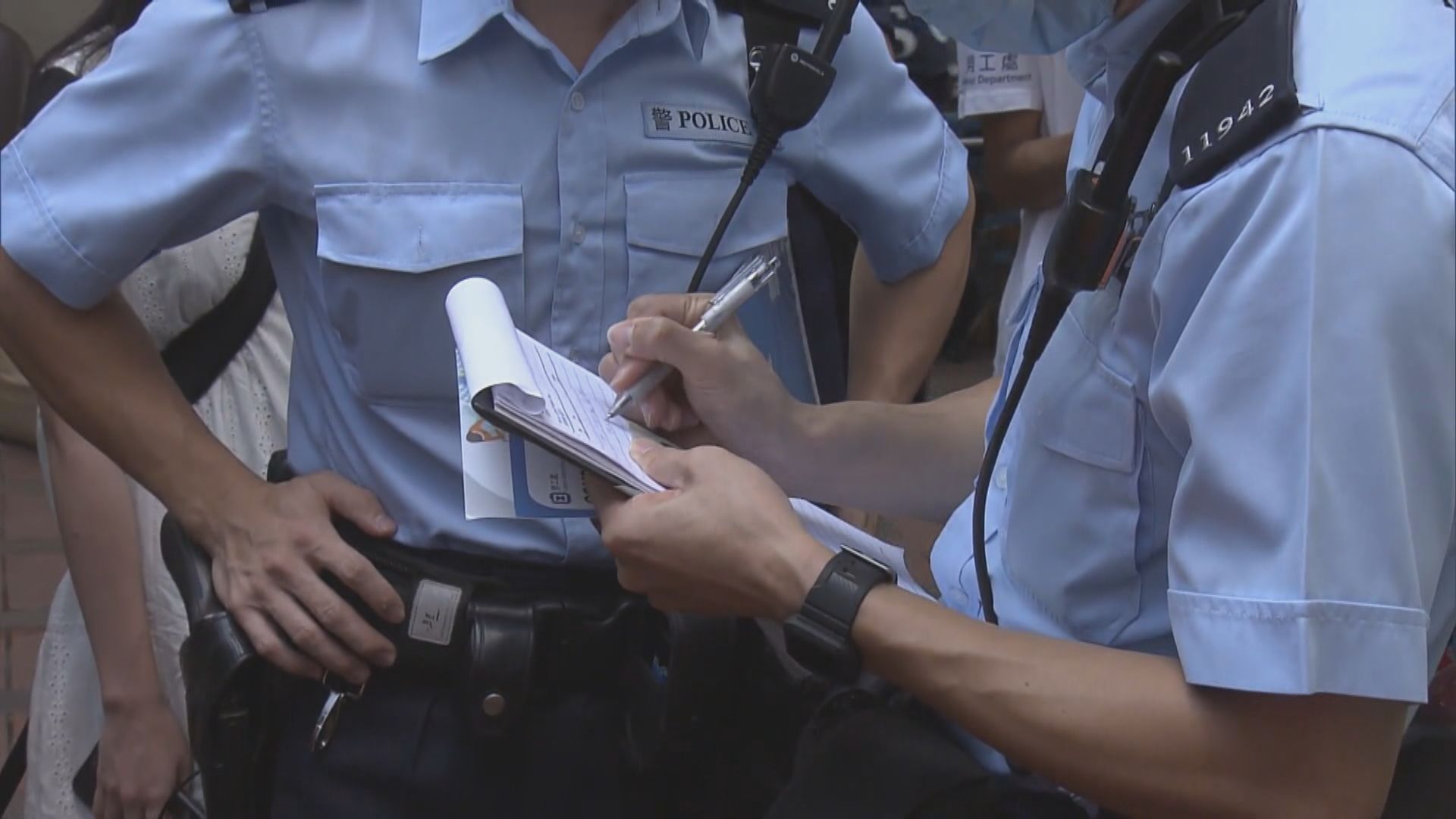 警方等再到外傭聚集熱點執行限聚令　向部分人發告票