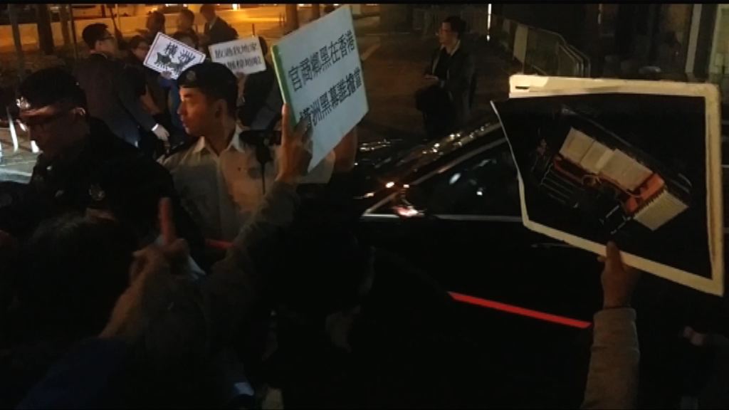 麥美娟離開立法會遇示威報警　警列求警調查