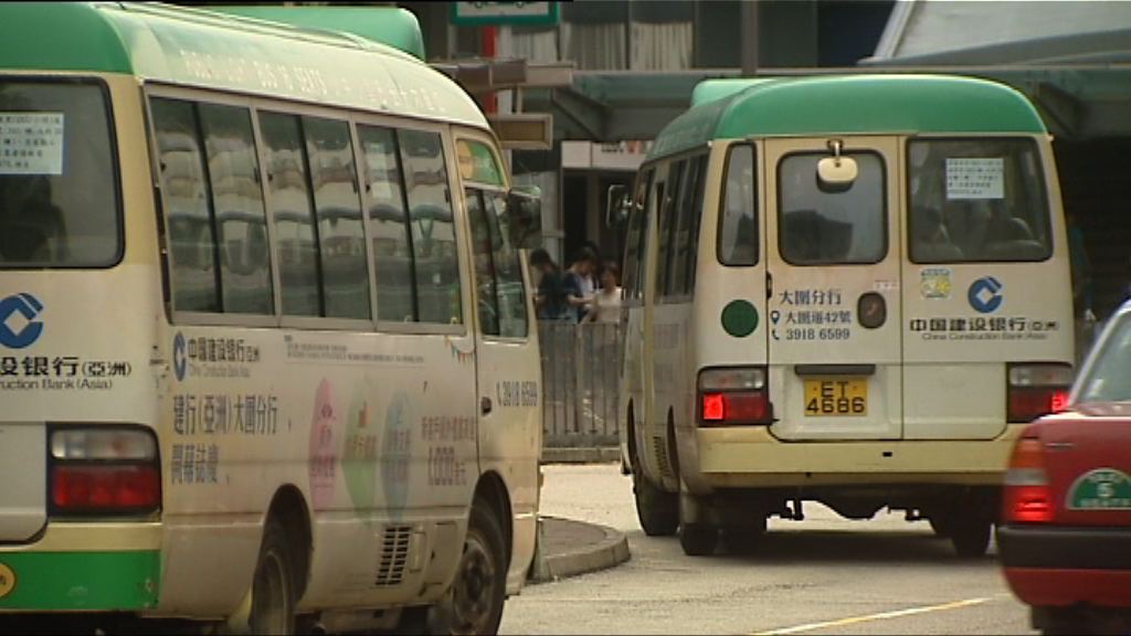 政府一度考慮撤回增加小巴座位議案
