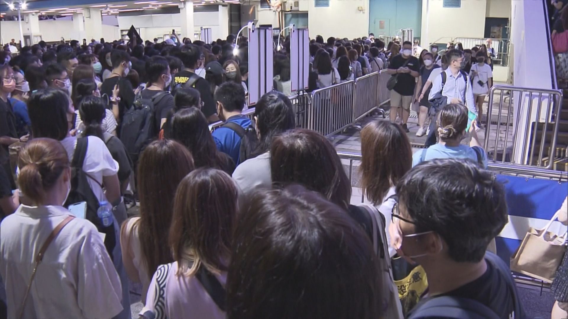 紅館首個實名制演唱會　康文署加派人手核實觀眾身份　建議提早到場